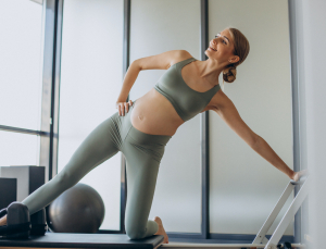 Kartal, Pendik ve Soğanlık bölgelerinde hamileler için özel Pilates egzersizleri yapılan bir seans