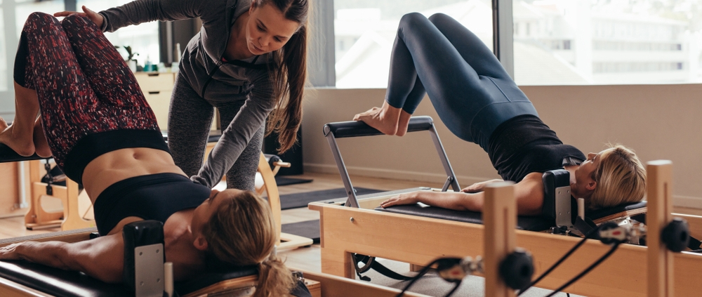 Kartal Pilates ve Pendik Pilates stüdyolarında uzman eğitmenler eşliğinde yapılan aletli Pilates egzersizleri ile sağlıklı yaşam için adım atın. Güçlü kaslar ve esnek bir vücut için ideal bir seçenek!